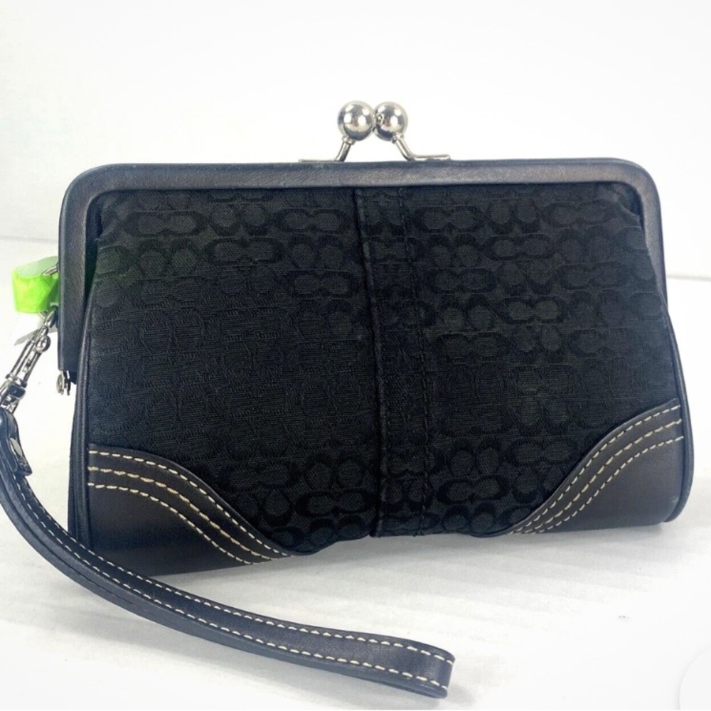 Coach rare vintage Y2K Soho Kisslock Wristlet signature jacquard leather